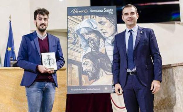Entrega del premio al ubetense en el Ayuntamiento de Almería.