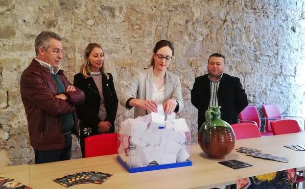 Sorteo de regalos entre quienes rellenaron la encuesta.