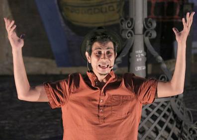 Imagen secundaria 1 - Varios momentos de los 'Cuentos de plaza en plaza'.