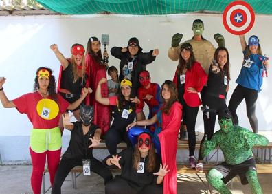 Imagen secundaria 1 - Imágenes del segundo y primer turno y de los dos alcaldes en el acto conmemorativo del hermanamiento.