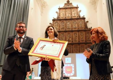 Imagen secundaria 1 - Reconocimientos al colegio Virgen de Guadalupe, al Centro Universitario Safa y al maestro Herrera.