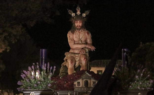 Imagen principal - Imágenes del pasado año del Cristo de la Pasión y de la Virgen de Gracia.