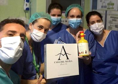 Imagen secundaria 1 - Donación de material de Cazorla, de una empresa aceitera y del PP de Úbeda.