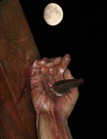 Imagen secundaria 2 - Estampas de la Virgen de las Lágrimas y del Cristo de la Noche Oscura del año pasado.