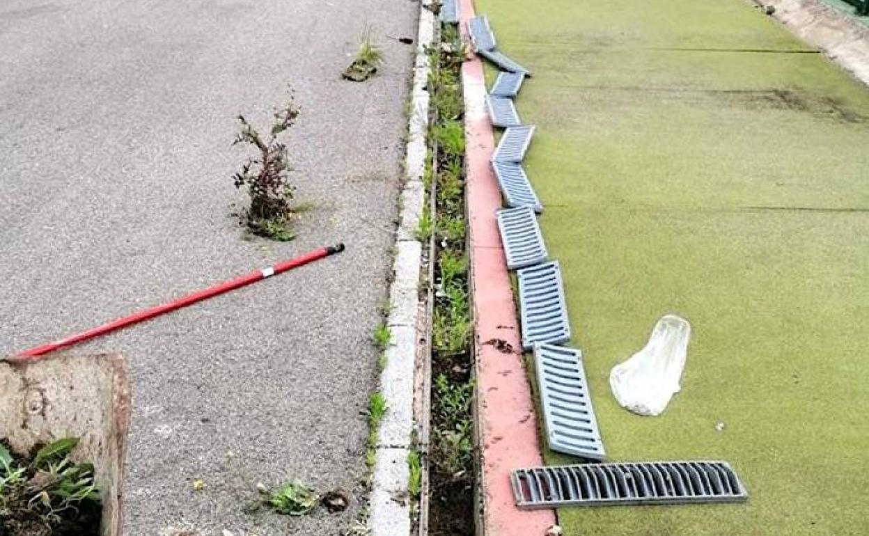 Labores de mantenimiento en instalaciones deportivas.