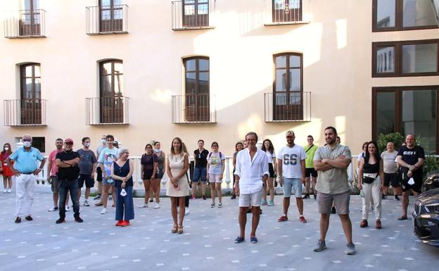 Invitados y participantes.