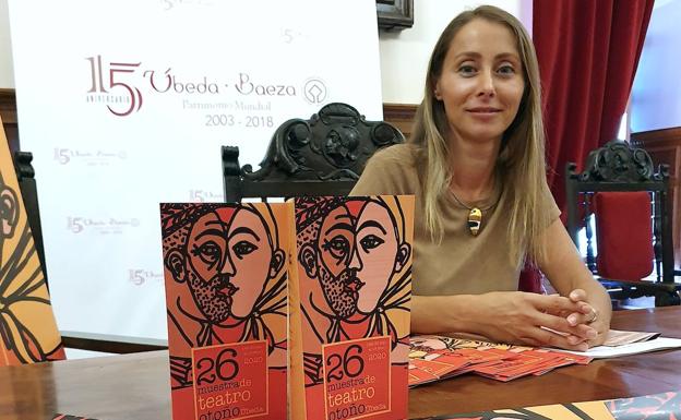 Elena Rodríguez en la presentación de la muestra.