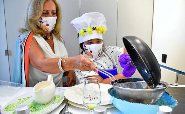 Una de las finalistas durante su participación.