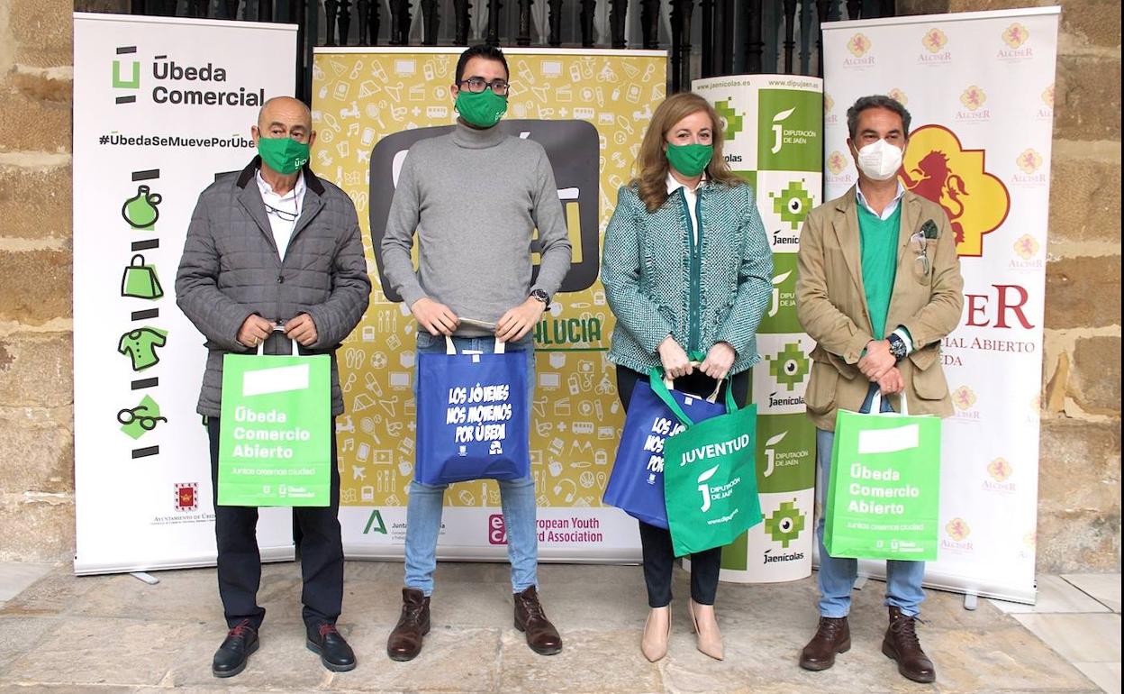 Una campaña para implicar a los jóvenes en el apoyo al comercio local