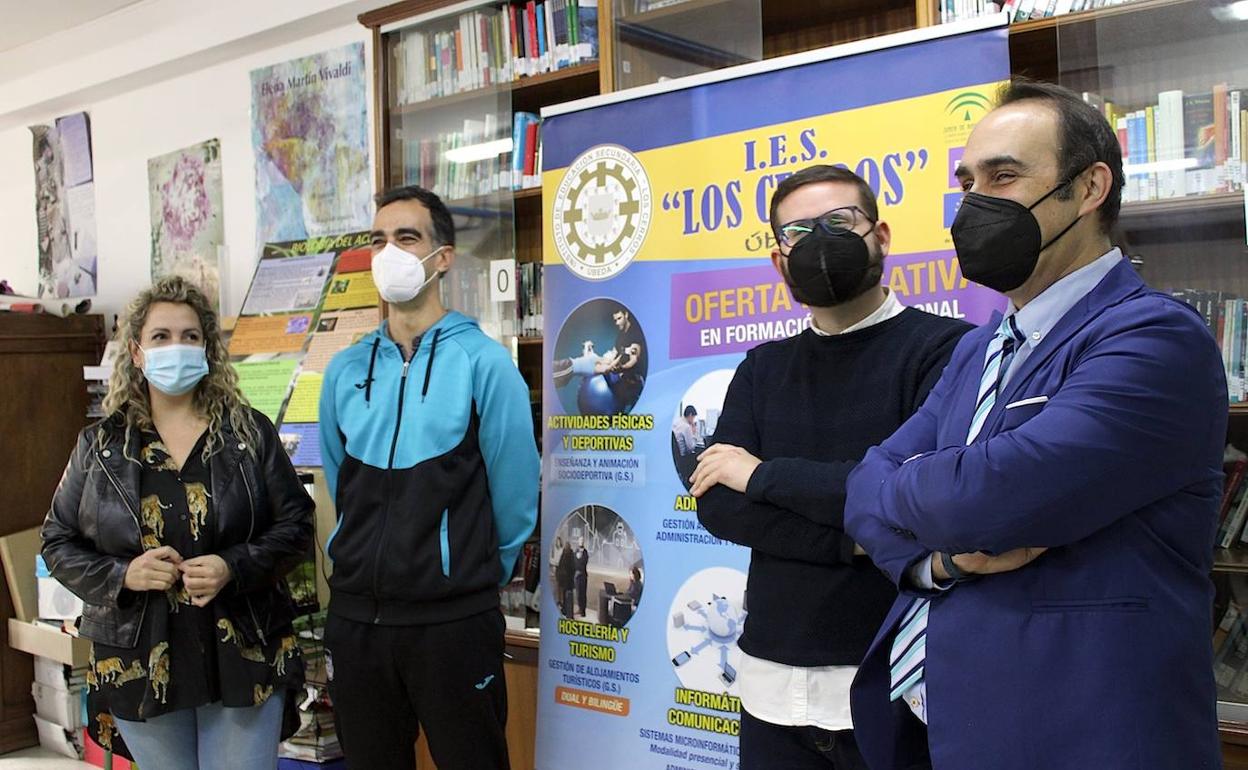 El IES Los Cerros propone a sus alumnos limpiar la ciudad mientras hacen deporte