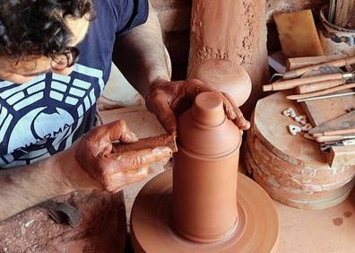 Imagen secundaria 1 - Tito y Belin en varios momentos del proceso.