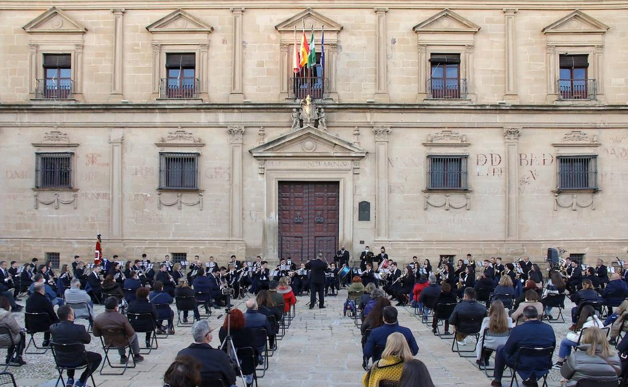 Un homenaje musical a las cofradías ubetenses