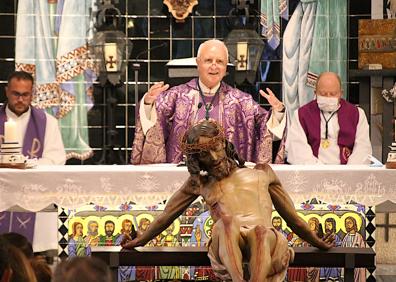 Imagen secundaria 1 - Decoración de un balcón, celebración en Salesianos y Virgen de la Paz en San Nicolás.