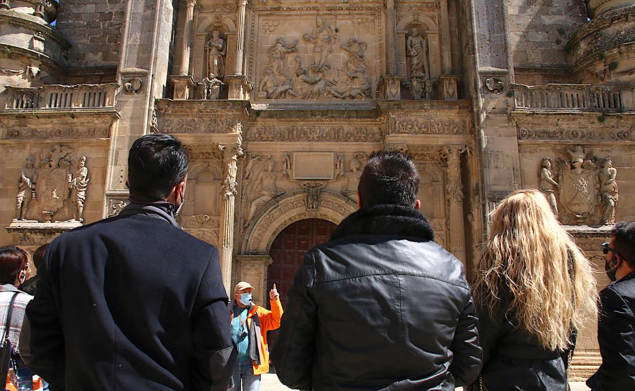 Licitación para el suministro e instalación de puntos interactivos de información turística y cultural