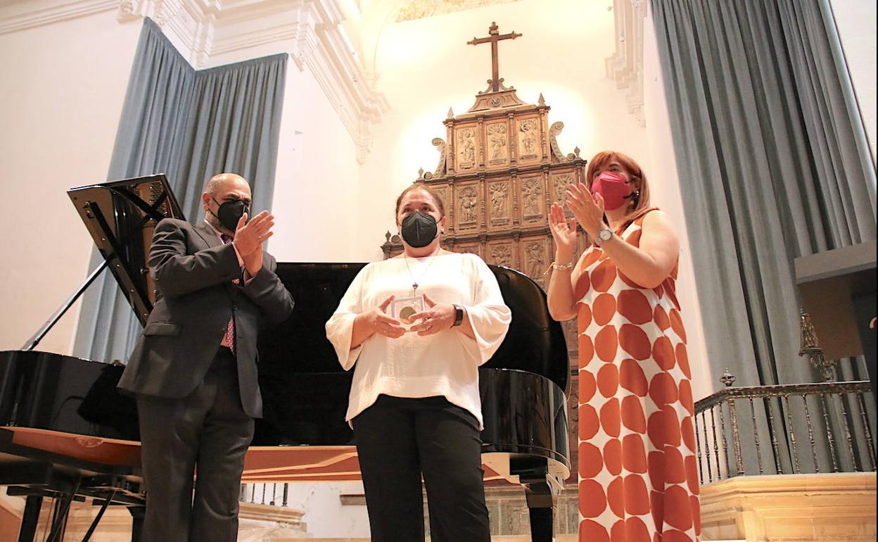 Antonio Fuentes, Nuria Montoro y Antonia Olivares.