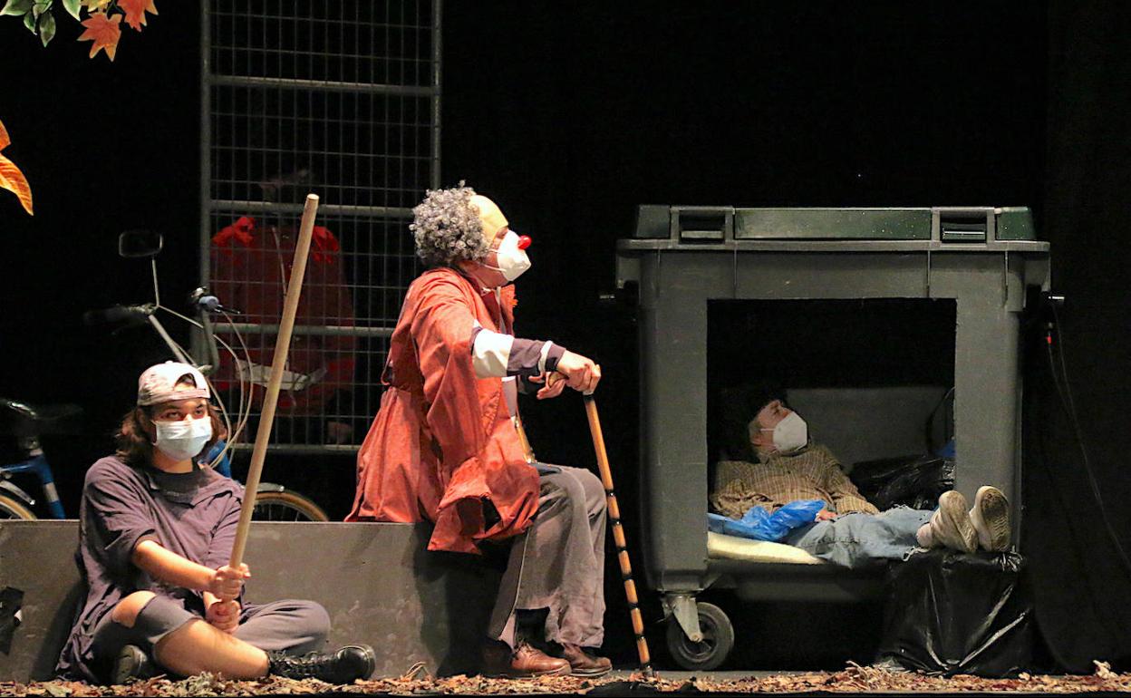 Una escena de 'El triciclo'.