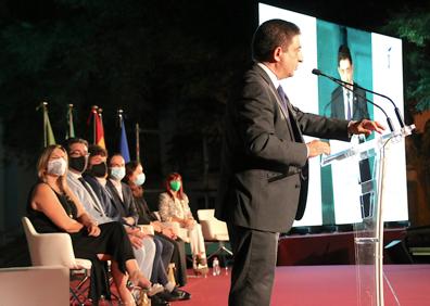 Imagen secundaria 1 - Premio para el Festival de Música Antigua, intervención de Francisco Reyes y actuación de Ana Corbel.