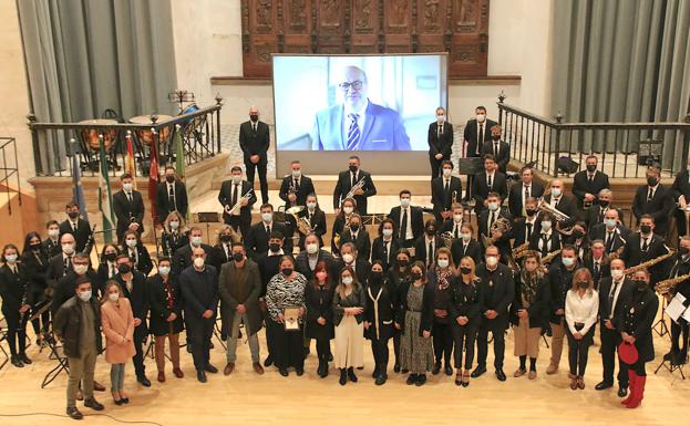 Imagen principal - Varios momentos del acto.