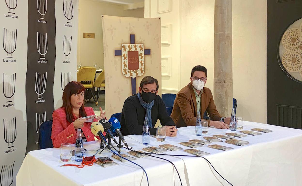 Antonia Olivares, Luis Carlos Martínez y Francisco Javier Lozano.