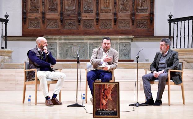 Mesa redonda de inauguración.