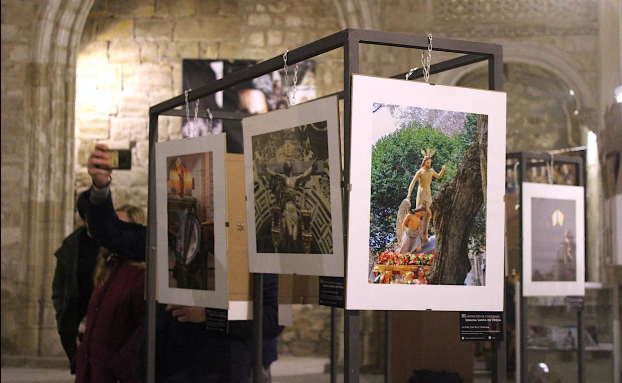 Santo Domingo acoge una exposición fotográfica de Semana Santa
