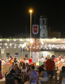 Imagen secundaria 2 - Distintos momentos de la jornada inaugural de ayer.