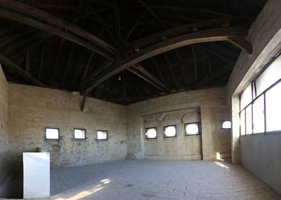 Imagen secundaria 1 - Recreación del auditorio, vista del torreón e interior de la capilla.