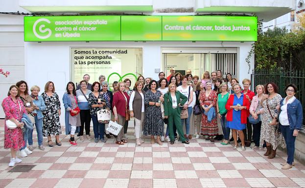 Imagen principal - Varios momentos de la inauguración del local.