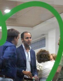 Imagen secundaria 2 - Varios momentos de la inauguración del local.