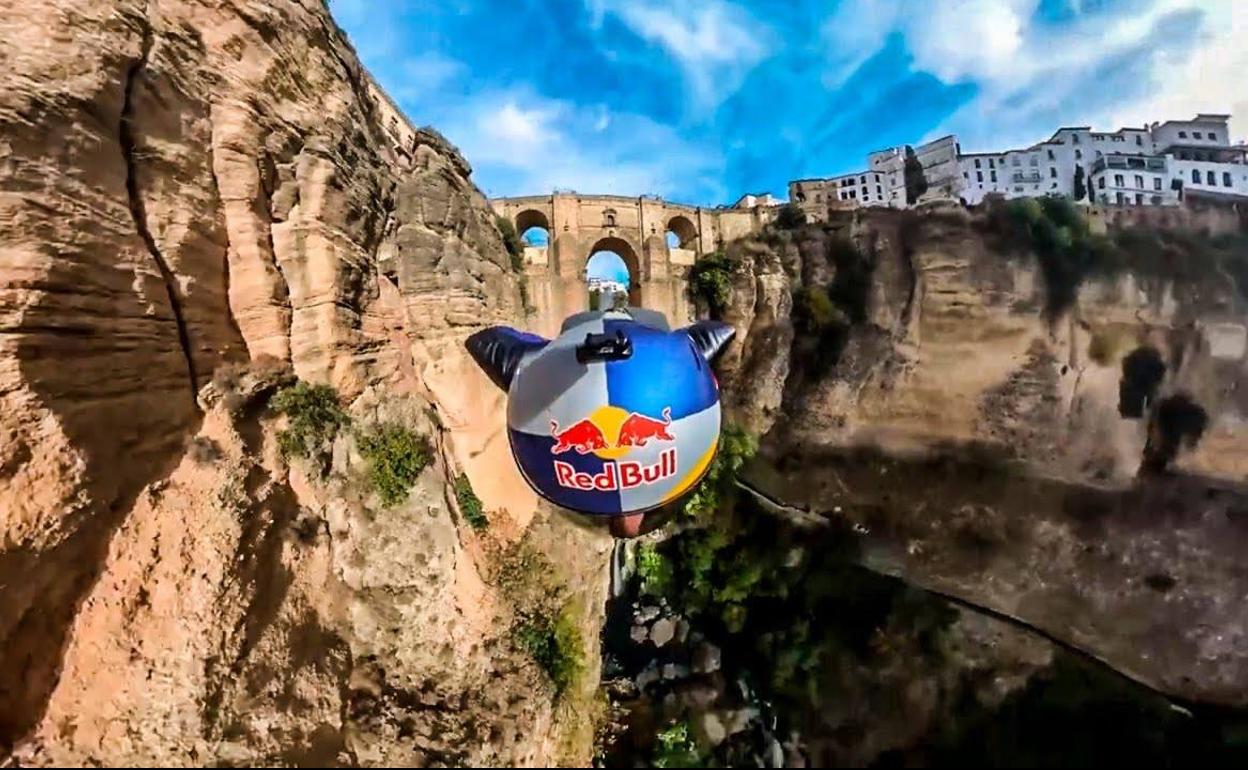El ubetense que voló bajo el Puente Nuevo de Ronda