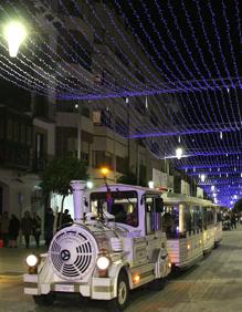 Imagen secundaria 2 - Entrega de carros y ambiente en el Mercado de Abastos y tren de Alciser.