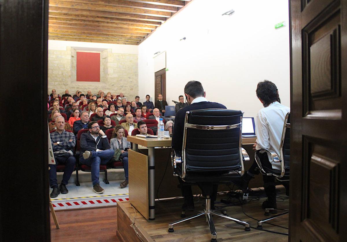 Asistentes al acto de presentación del proyecto.