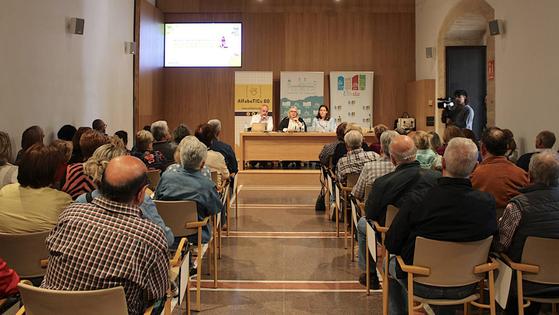 Talleres de alfabetización digital dirigidos a mayores de 60 años