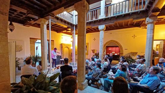 Concierto de Doce Fuegos en el patio del Museo Arqueológico