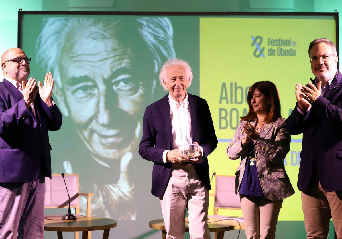 Entrega de la Medalla de Oro a Alberto Boadella.