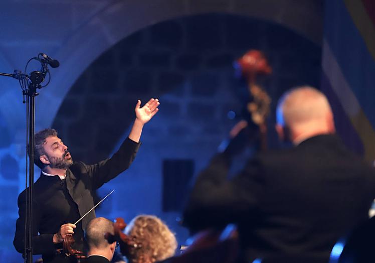 Imagen principal - Velada memorable con el Ballet Nacional de España y la Orquesta Ciudad de Granada