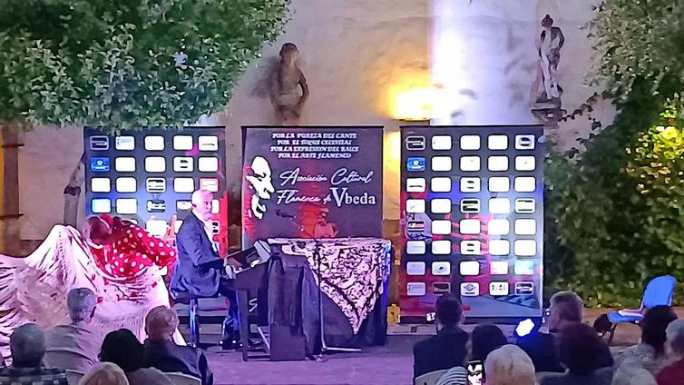 El piano flamenco de Joaquín Pareja-Obregón sonó en el Palacio Anguís de Medinilla