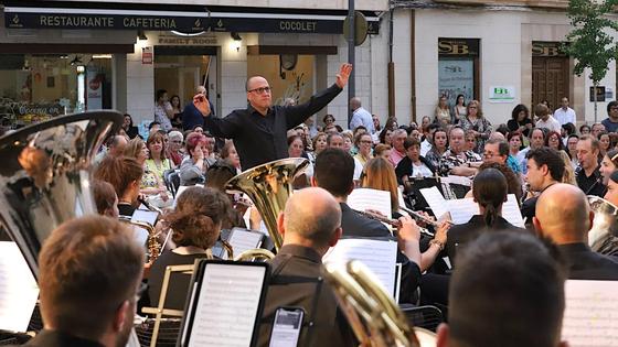 La Agrupación Musical Ubetense sacó a la calle conocidas bandas sonoras de películas de animación