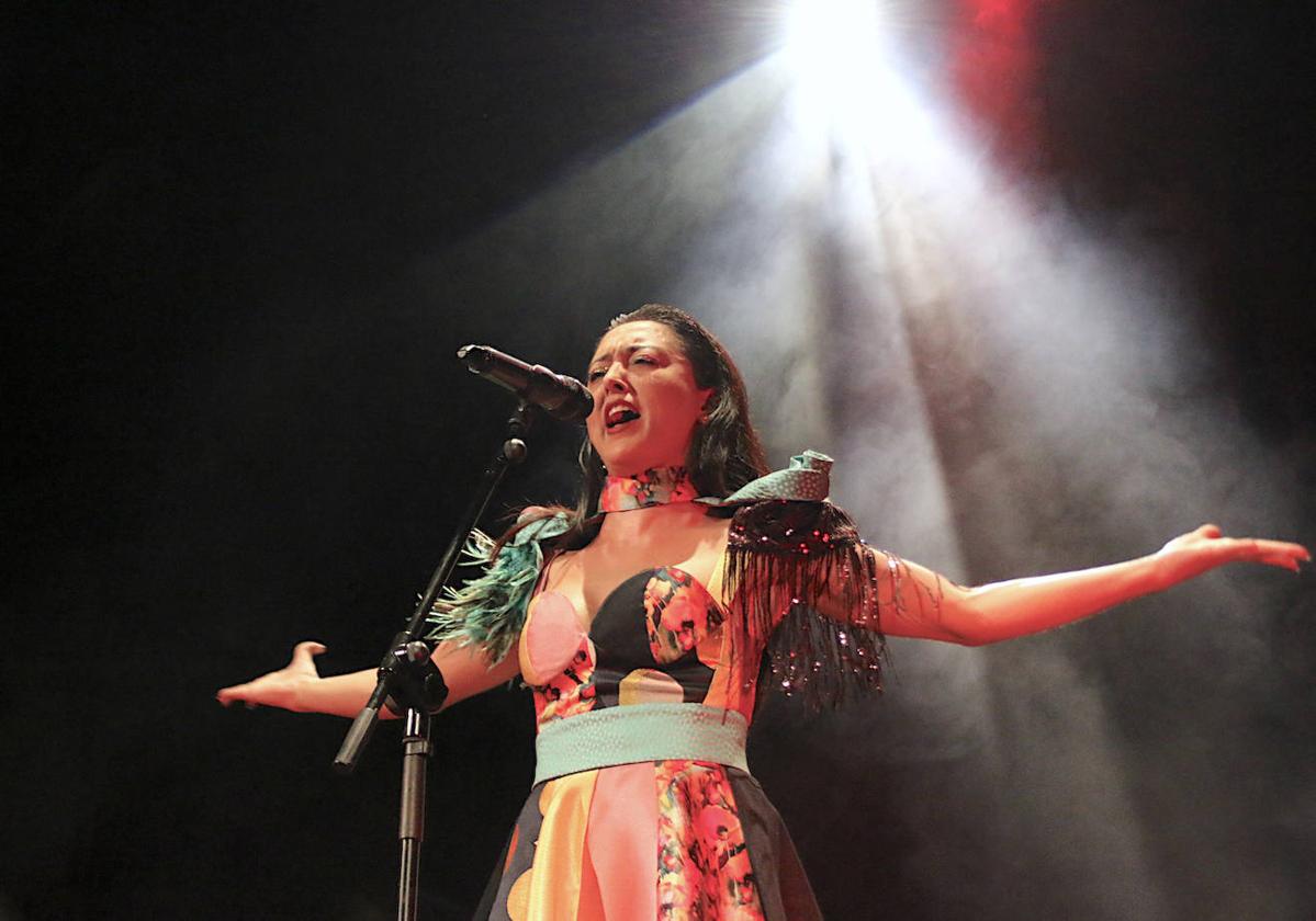 Julia Garrido presentó su disco 'Pronombres' ante sus paisanos