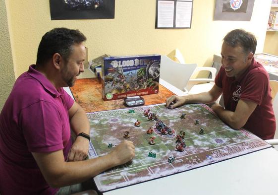 Socios de Doble Uno jugando