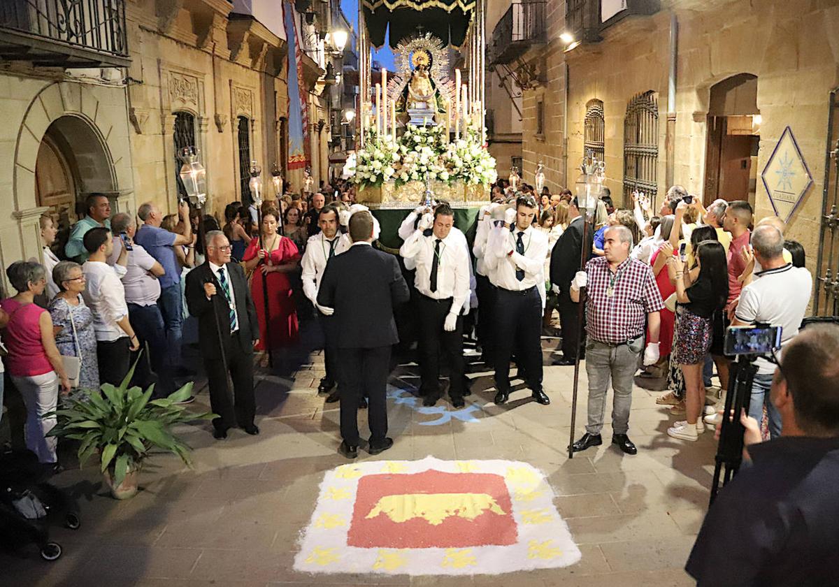 Procesión por la calle Real.