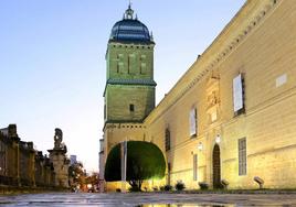 La taquilla se encuentra en el Hospital de Santiago.
