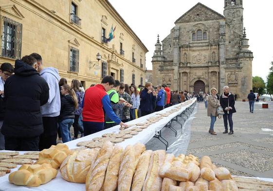 Degustación en la plaza Vázquez de Molina.