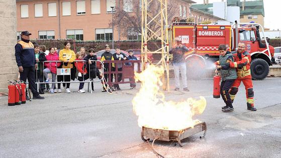 Más de 800 escolares visitan el parque de bomberos para aprender sobre la prevención de incendios