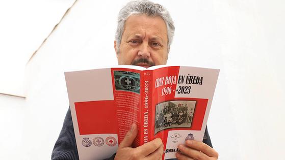 Juan Antonio Soria rescata en su noveno libro la historia de Cruz Roja en Úbeda