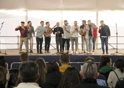 Imagen secundaria 1 - Entrega de reconocimientos y varios momentos de la Carnestolenda.