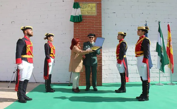Una plaza frente a la academia ya lleva el nombre del coronel Miguel Monedero Ruiz