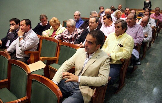 Fernández de Moya mantuvo un encuentro con los agricultores