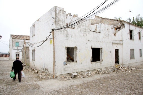 Demolición de viviendas en el Alcázar, aunque a medias
