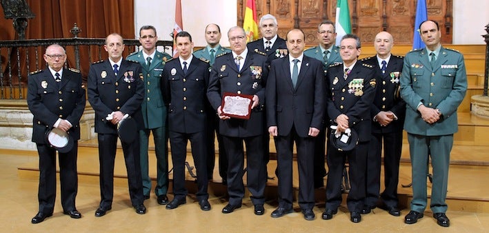 Reconocimiento institucional a la comisaría de la Policía Nacional en su 70 aniversario